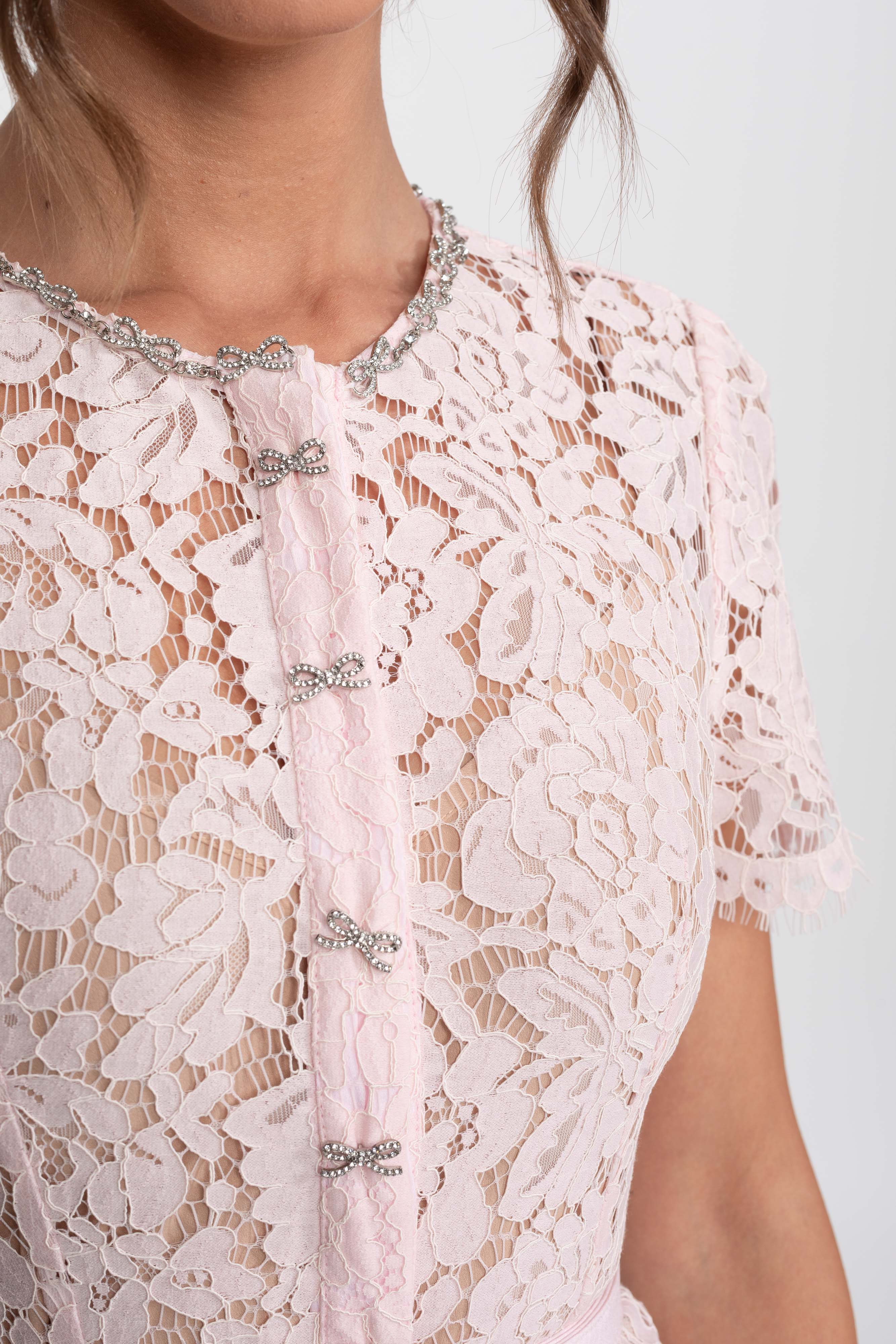 Elegant Floral Lace Fitted Dress with Button Detail and Scalloped Hem - Blush Pink