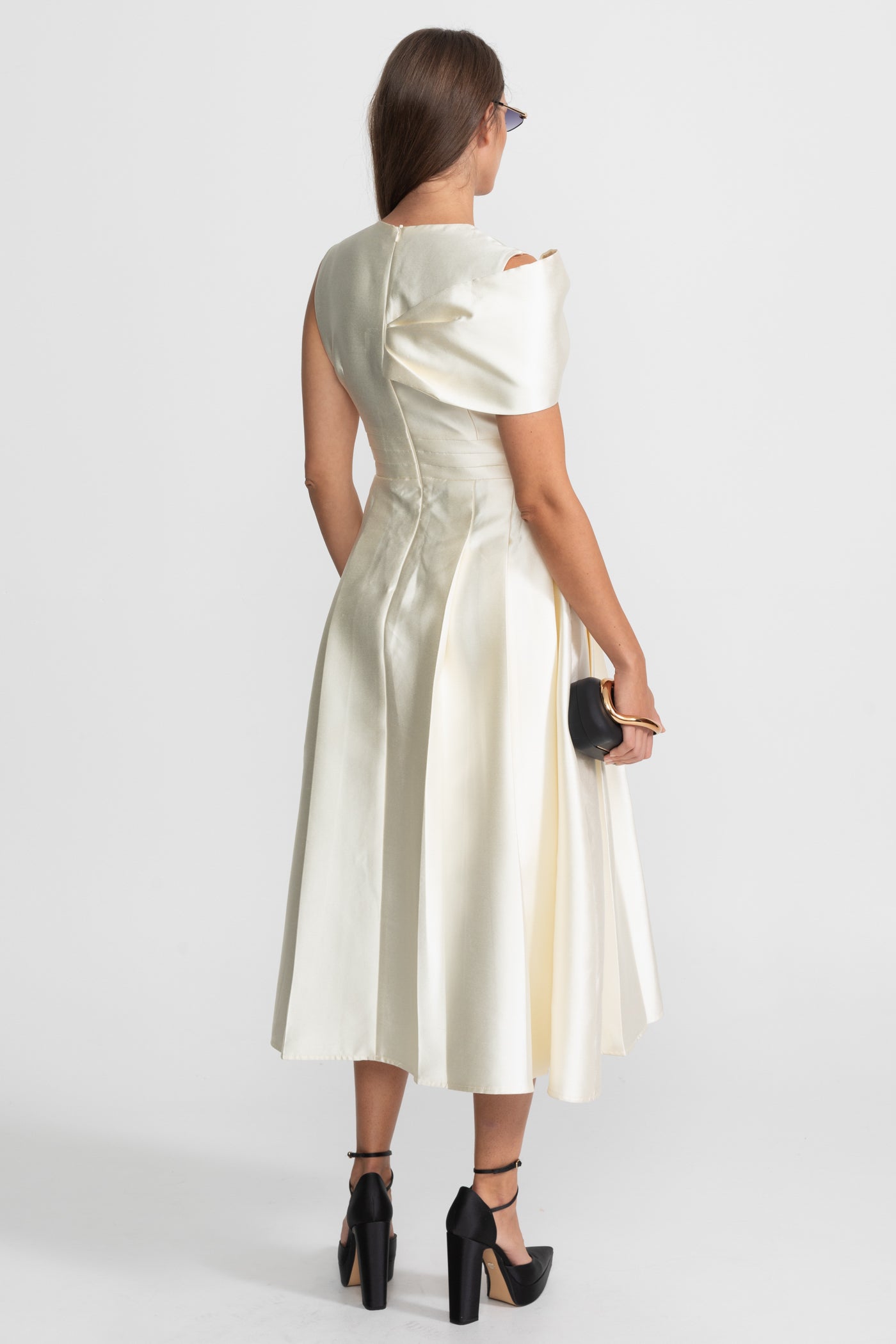 Off-Shoulder Satin Midi Dress With Draped Bow Detail – Ivoire