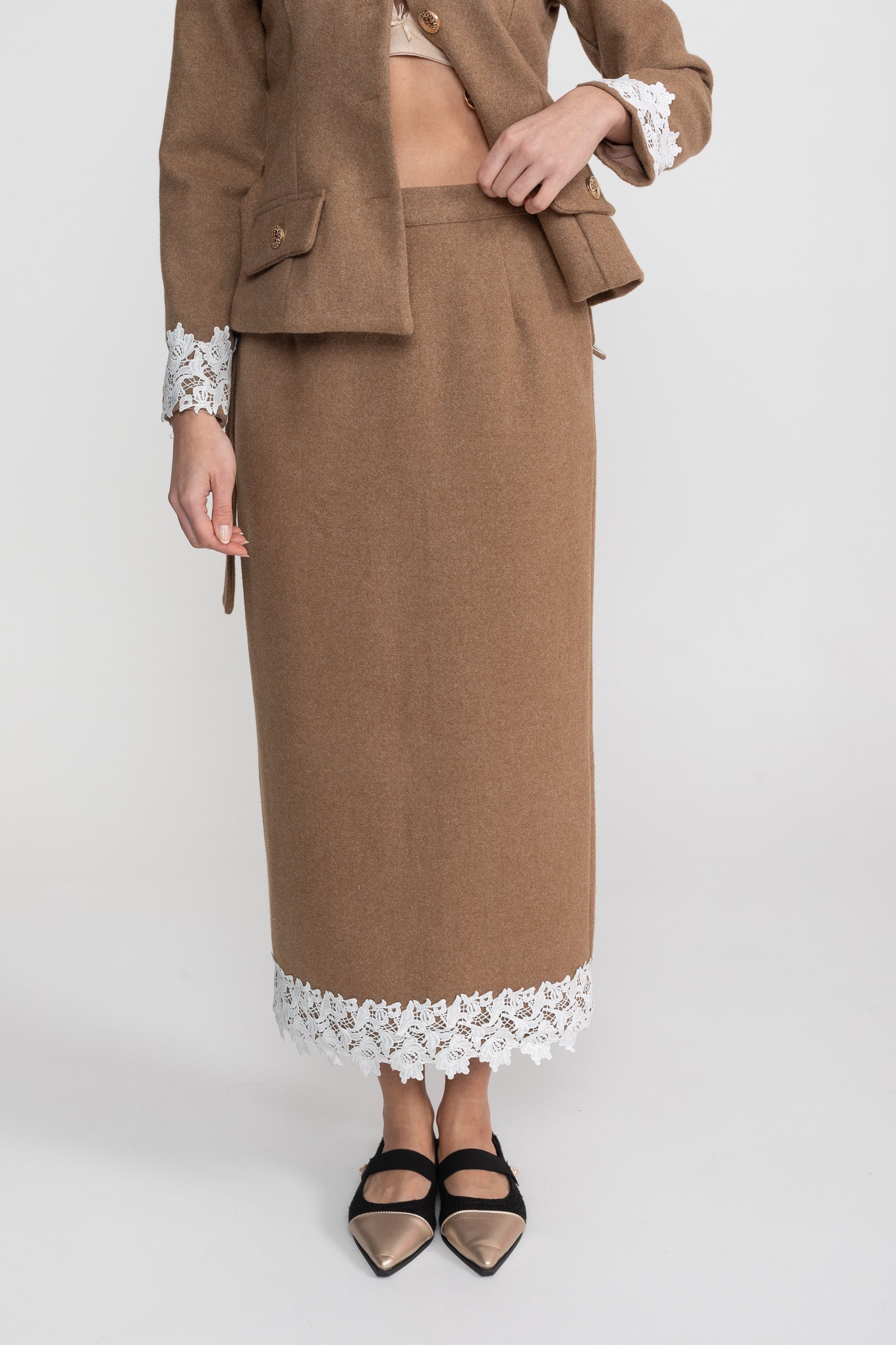 Tailored Co-Ord Set With Lace Trim Detailing - Camel